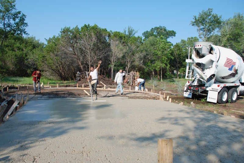 2010/05(May)/Firepit construction/800x600_2010-05-29-34 Firepit Construction.jpg